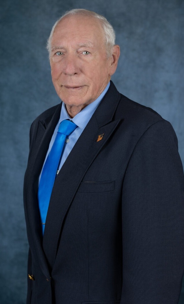 Director-Bellah-800×1200